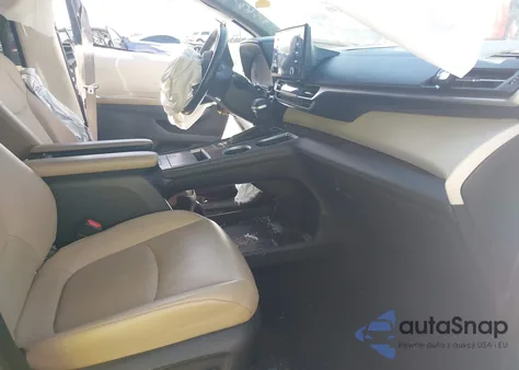 2021 Toyota Sienna Xle z USA, uszkodzony, nr VIN 5TDYRKEC0MS065277